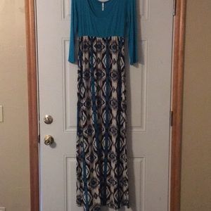 MAXI DRESS
